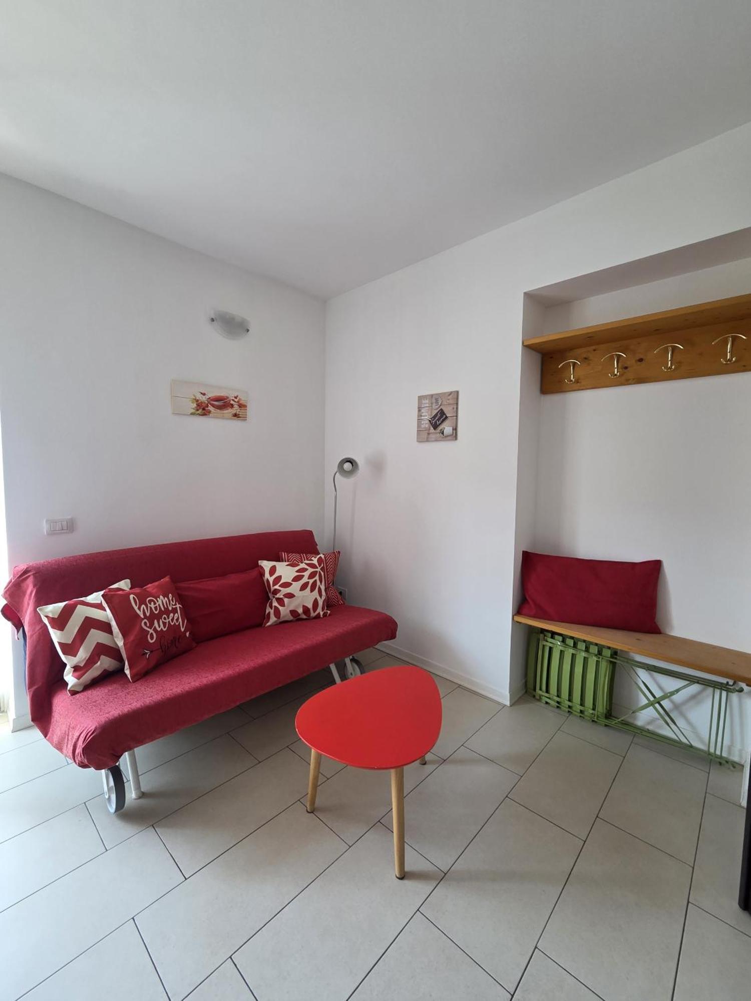 Red Apartment - Residenza Silvana 韦尔巴尼亚 外观 照片